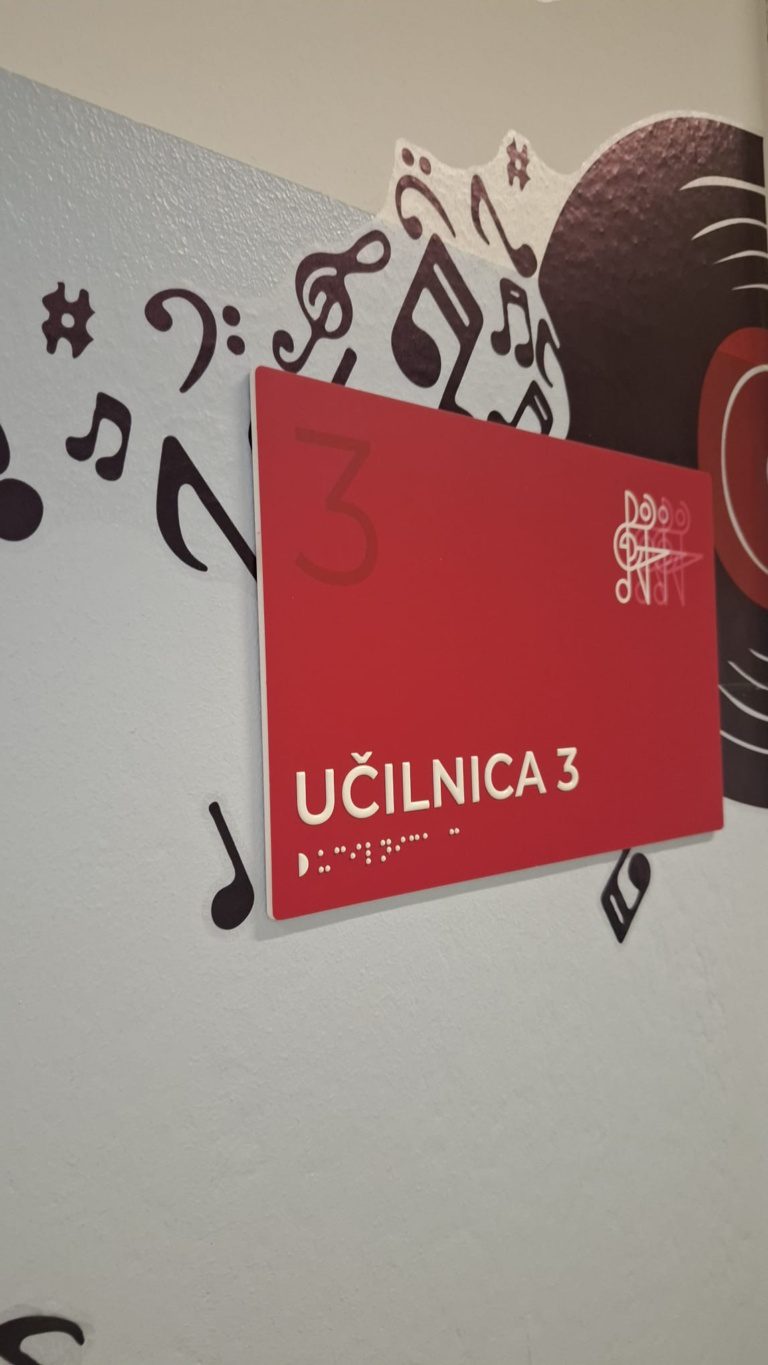 9951611e a46a 415c bfc2 bfd19564bfce