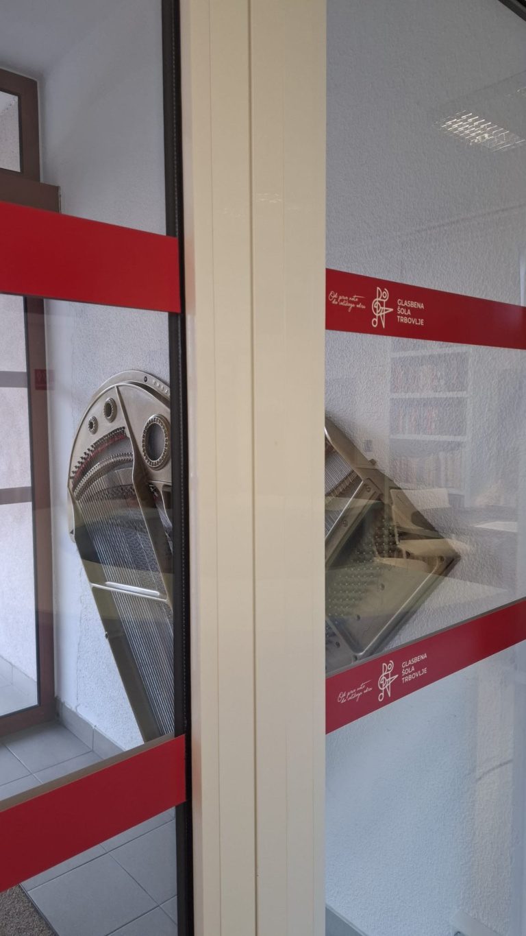 e6550a1b 0ee8 40b3 86f0 eb1ff567ee71