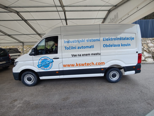 70404c82-6a4d-4a8b-a413-af45dd8387ae